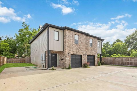 Tiny photo for 5023 Mallow Street #A/B, Houston, TX 77033 (MLS # 48801942)