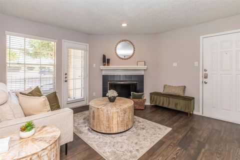 Condo For Rent - 8301 Boat Club Road Rd #926<br/> Fort Worth, TX 76179