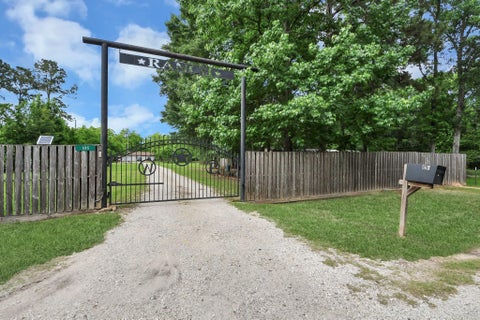 Vacant Land For Sale - 585 County Road 3796<br/> Cleveland, TX 77328