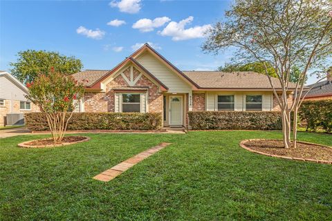Photo of 9318 Twin Hills Drive, Houston, TX 77031 (MLS # 84778955)