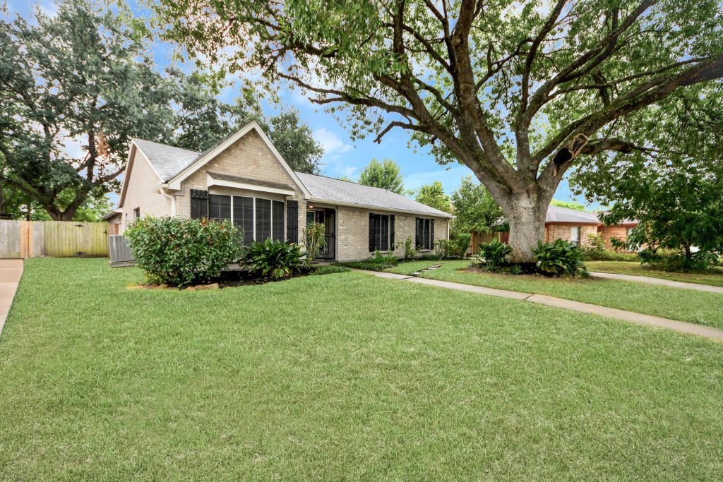 Photo of 5409 Stone Creek Drive, La Porte, TX 77571 (MLS # 63182025)