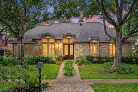 Homes For Sale - 12214 Maple Rock Drive<br/> Houston, TX 77077