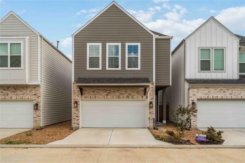 Photo of 417 Stonework Landing Lane, Houston, TX 77076 (MLS # 77245962)