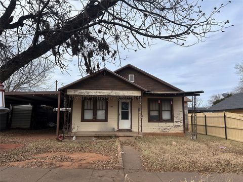 Photo of 505 3rd Street NE, Childress, TX 79201 (MLS # 79367937)