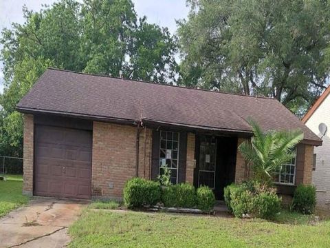 Photo of 4806 Grapevine Street, Houston, TX 77045 (MLS # 8768216)