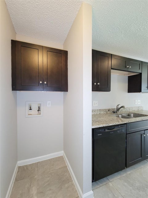 Tiny photo for 8530 Quail Burg Lane, Houston, TX 77489 (MLS # 49130949)