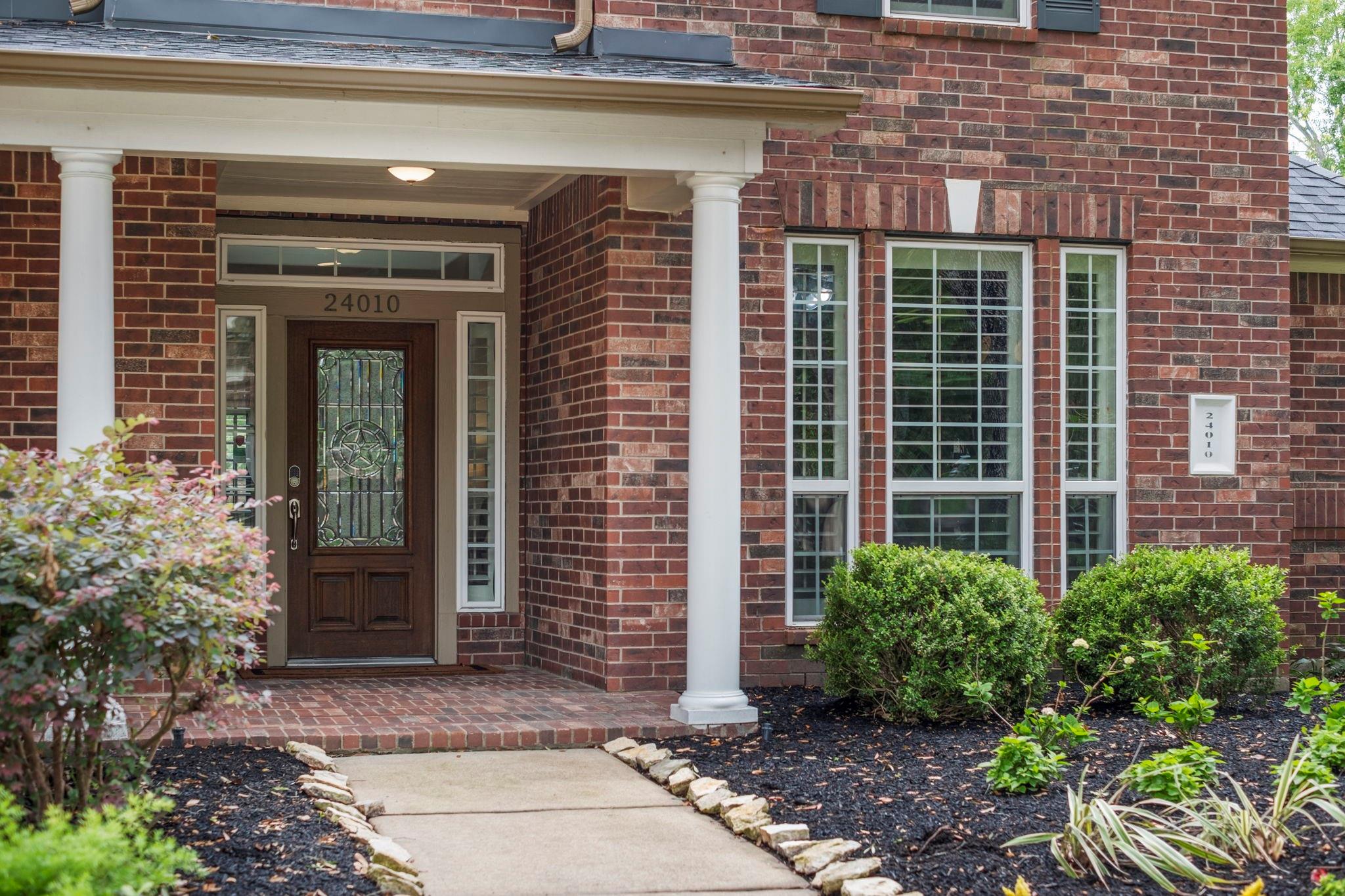 24010 Travis Trail