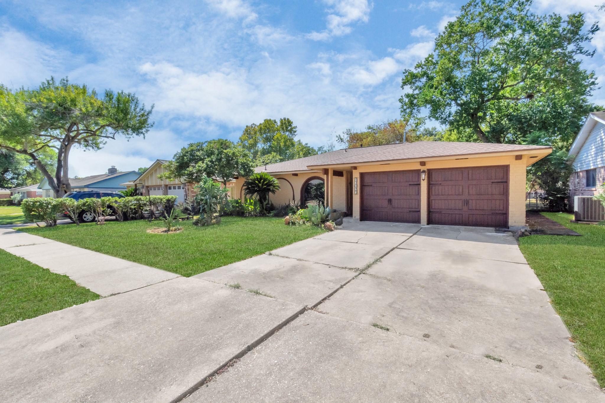 13627 Greenridge Drive
