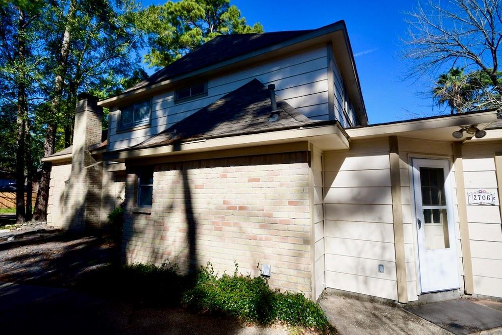 Photo of 2706 Woodland Grove Drive, Houston, TX 77339 (MLS # 13990418)
