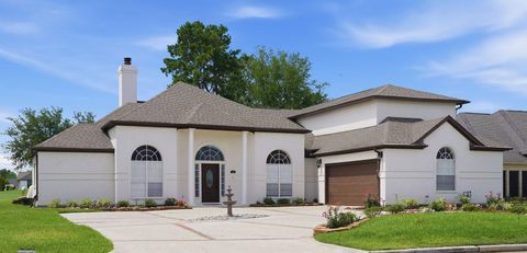 Homes For Sale - 108 Somerton Drive<br/> Montgomery County, Montgomery, TX 77356