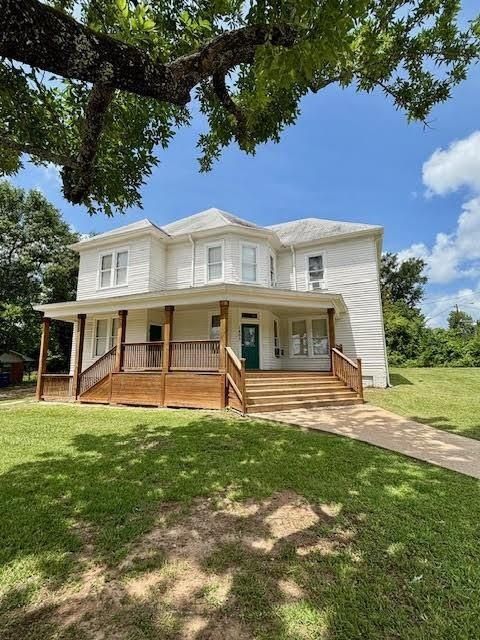 Photo of 1403 14th Street #4, Huntsville, TX 77340 (MLS # 36618217)
