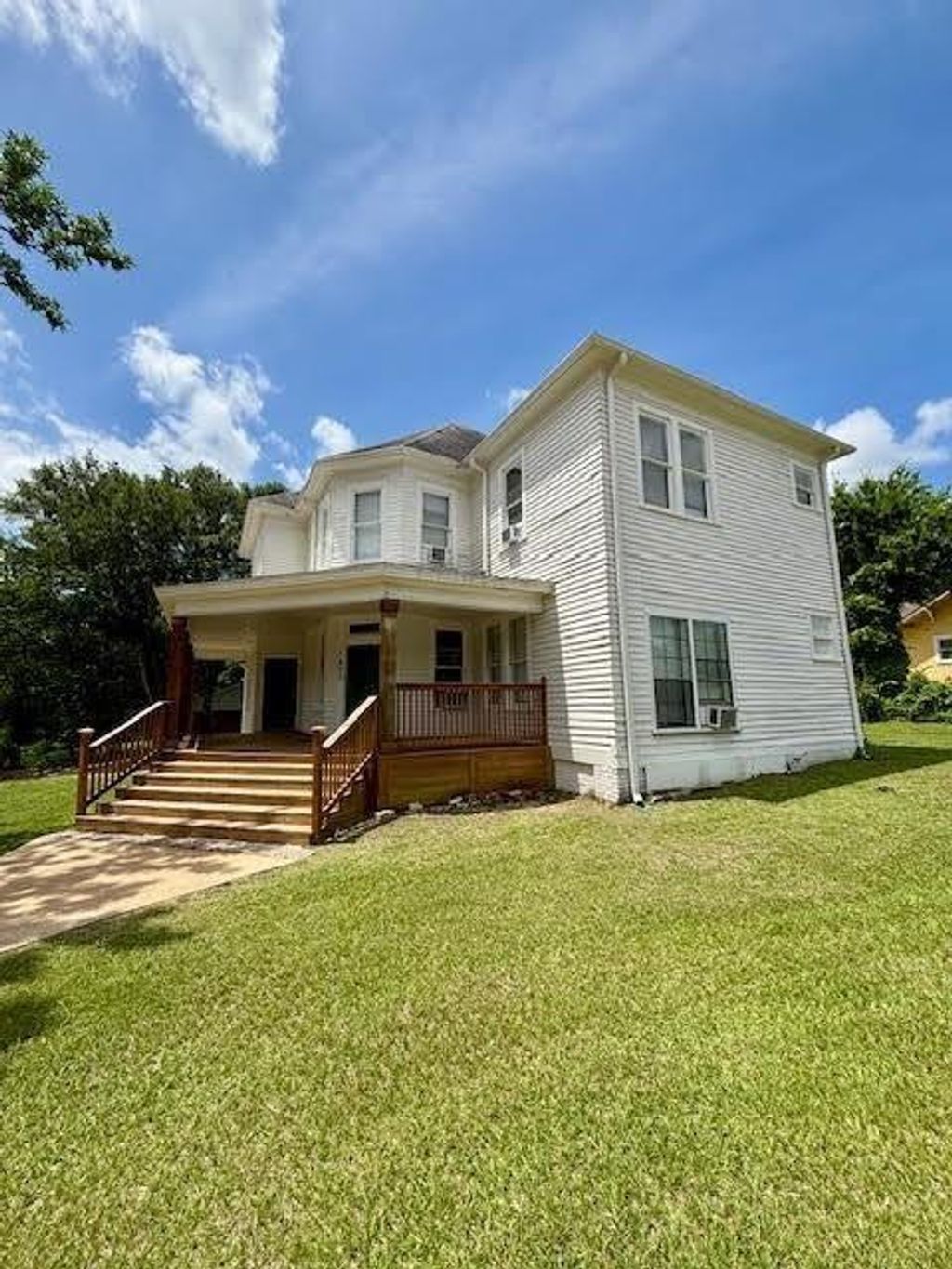 Photo of 1403 14th Street #4, Huntsville, TX 77340 (MLS # 36618217)