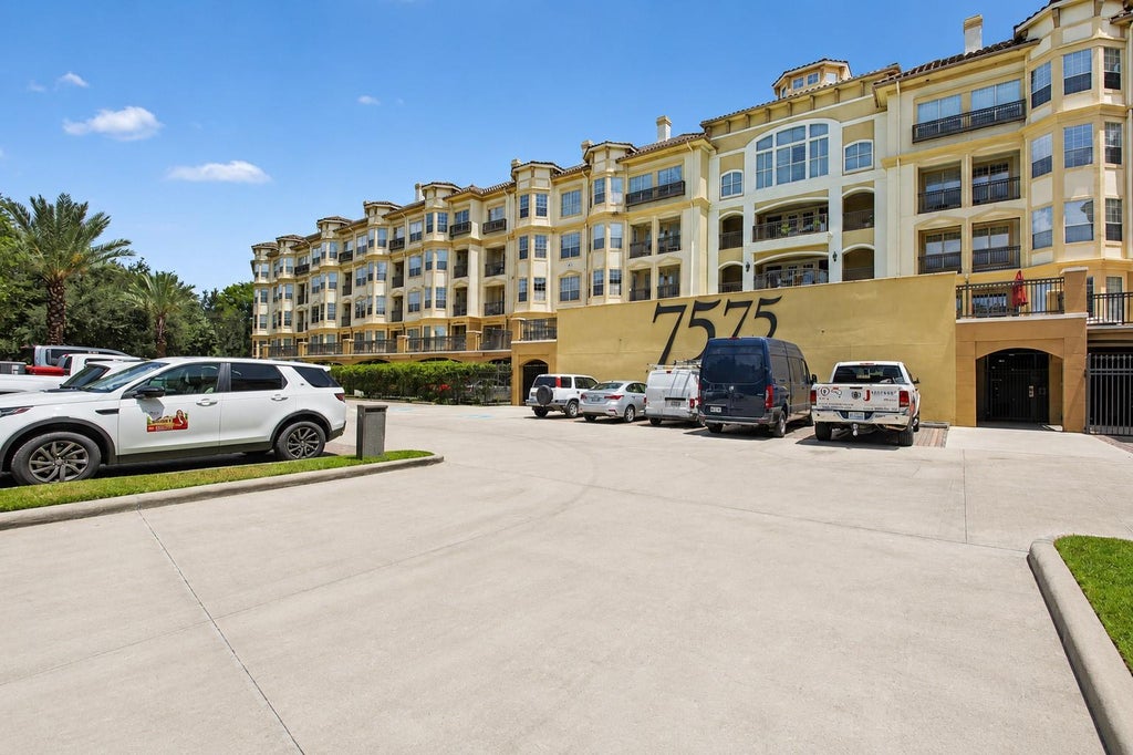 Photo of 7575 Kirby Drive #1401, Houston, TX 77030 (MLS # 39844370)