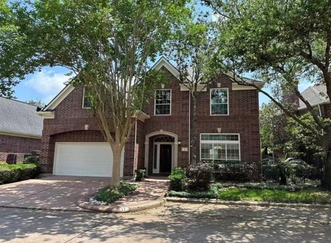 Photo of 17 Ambleside Crescent Drive, Sugar Land, TX 77479 (MLS # 46158693)