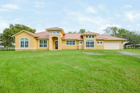Photo of 1642 Pultar Road, Richmond, TX 77469 (MLS # 76975109)