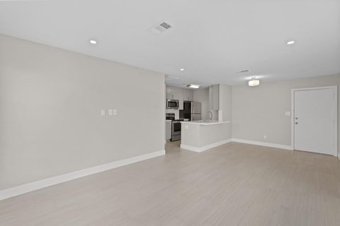 Tiny photo for 2201 Fountain View Drive #4, Houston, TX 77057 (MLS # 53018059)