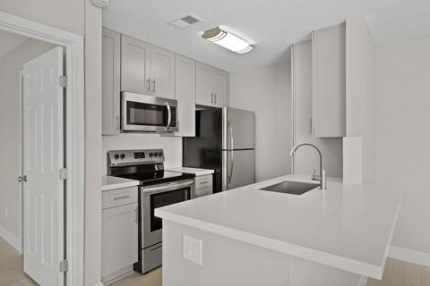 Tiny photo for 2201 Fountain View Drive #4, Houston, TX 77057 (MLS # 53018059)