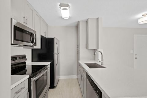 Tiny photo for 2201 Fountain View Drive #4, Houston, TX 77057 (MLS # 53018059)