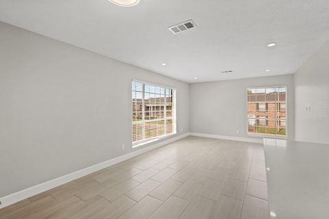Tiny photo for 2201 Fountain View Drive #4, Houston, TX 77057 (MLS # 53018059)