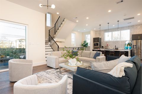 Tiny photo for 917 Thompson Street, Houston, TX 77007 (MLS # 47667191)
