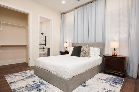 Tiny photo for 917 Thompson Street, Houston, TX 77007 (MLS # 47667191)