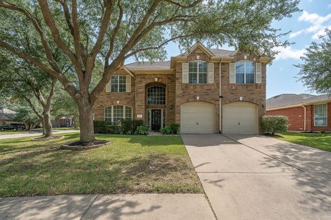 Photo of 17718 Barker Bluff Lane, Cypress, TX 77433 (MLS # 4012148)