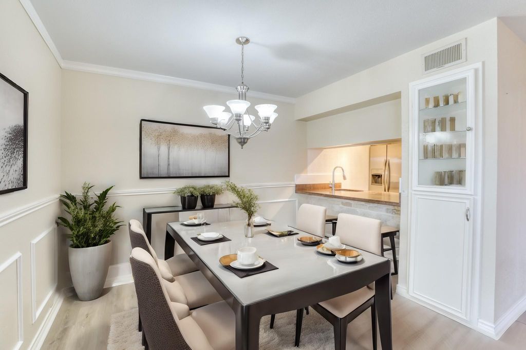 Photo of 2201 Fountain View Drive #J 15, Houston, TX 77057 (MLS # 4806762)