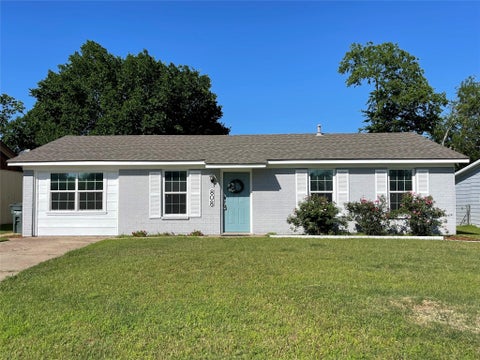 Homes For Sale - 808 Dumas Drive<br/> Bryan, TX 77803