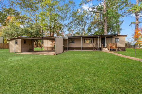 Photo of 906 E Hanson Street, Cleveland, TX 77327 (MLS # 28582741)