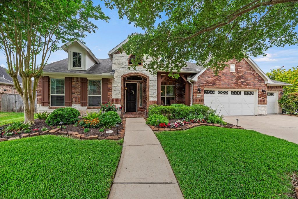 Photo of 8610 Bering Chase Way, Richmond, TX 77406 (MLS # 89947975)