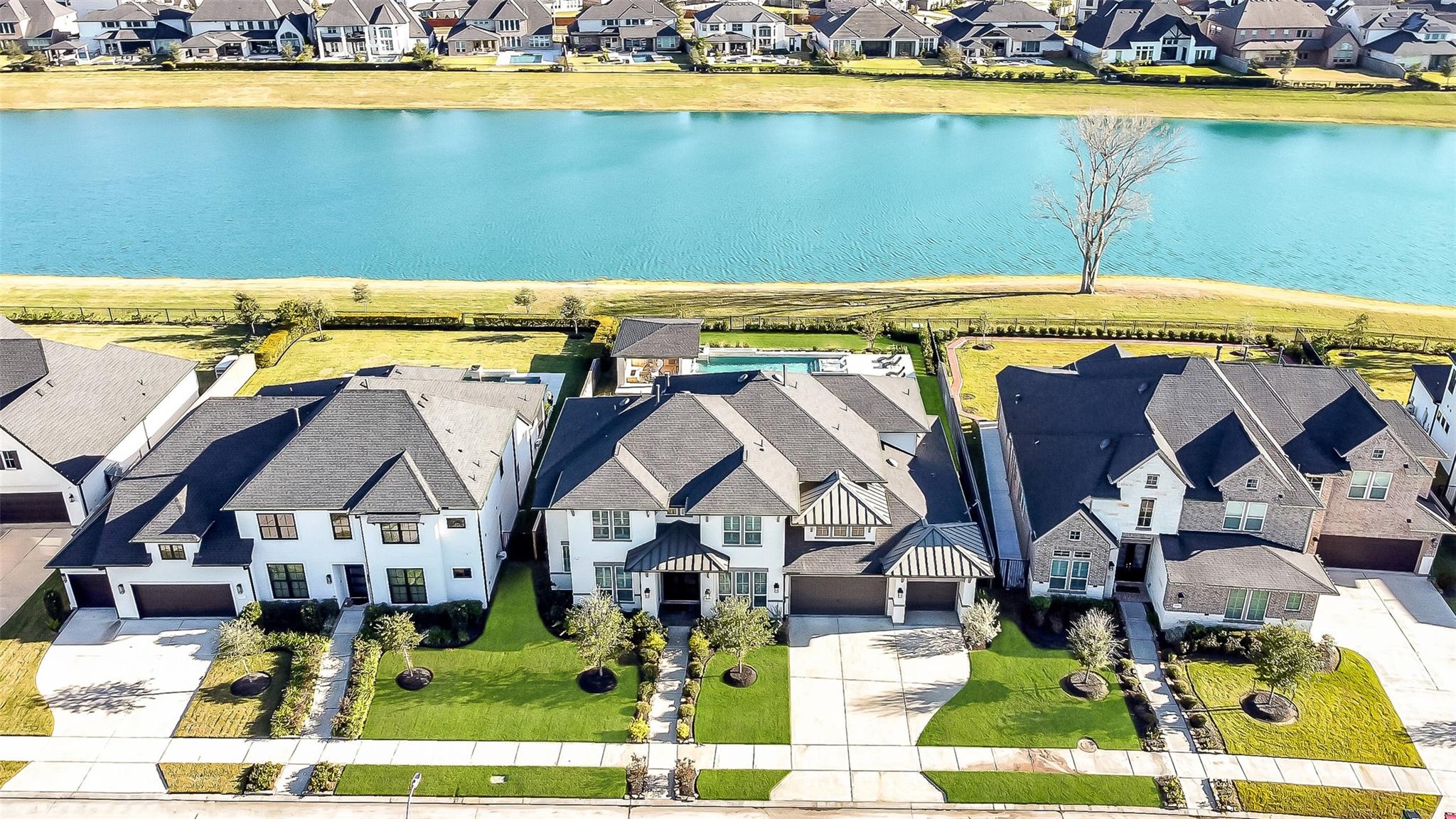 10410 Fountain Shore Drive