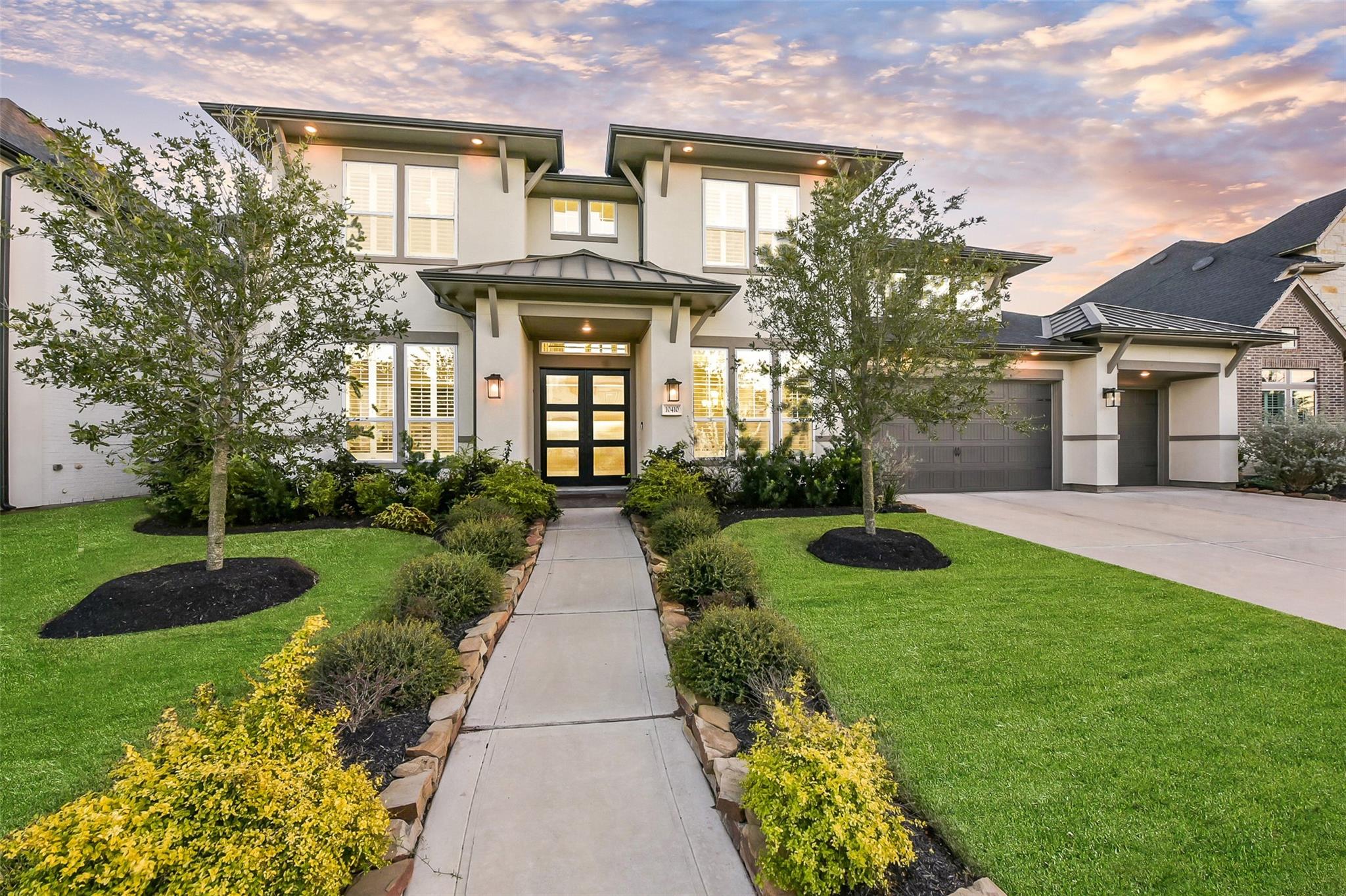 10410 Fountain Shore Drive