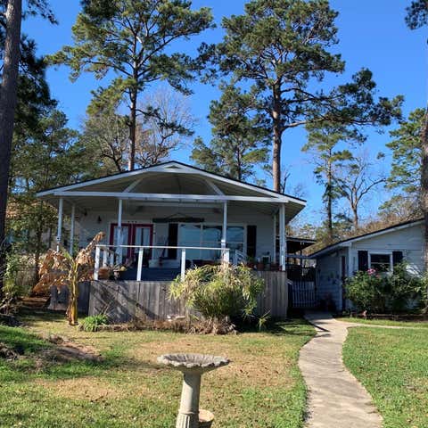 Homes For Sale - 210 Willow Bend<br/> Onalaska, TX 77360