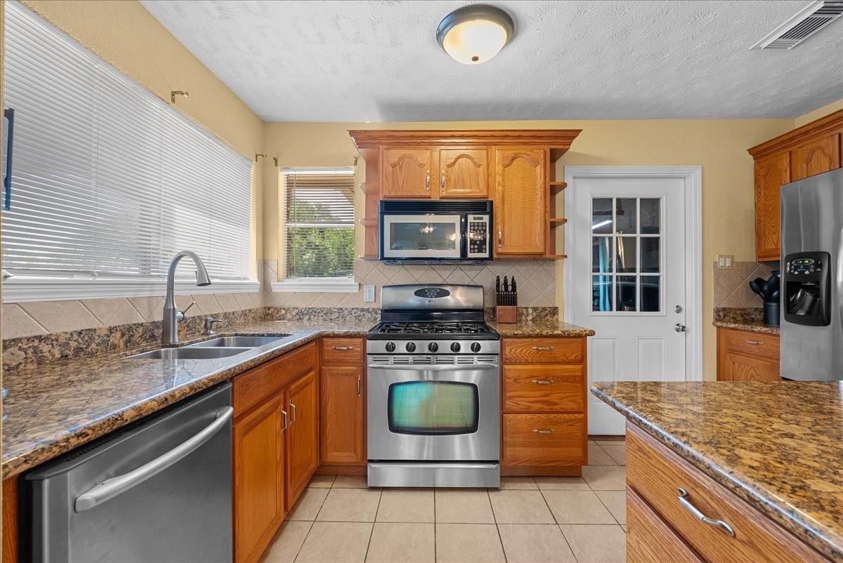 223 E Forest Avenue