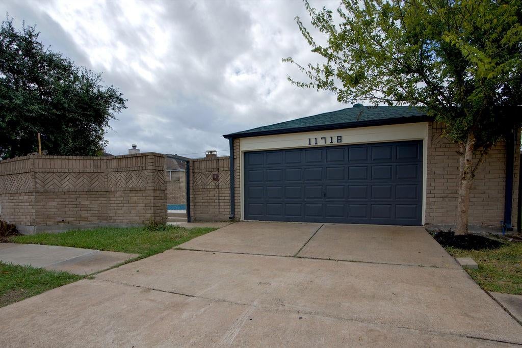 11718 Coachfield Lane