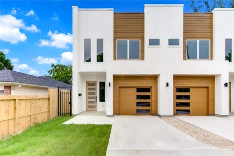 Photo of 7827 Brandon Street #A/B, Houston, TX 77051 (MLS # 61169758)