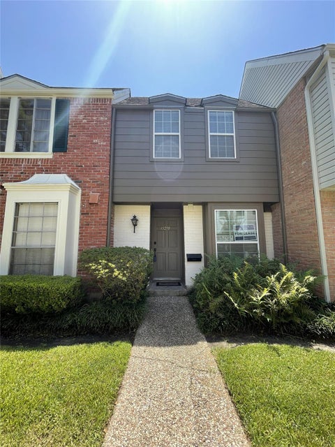 Photo of 13278 Trail Hollow DR, Houston, TX 77079 (MLS # 86735559)