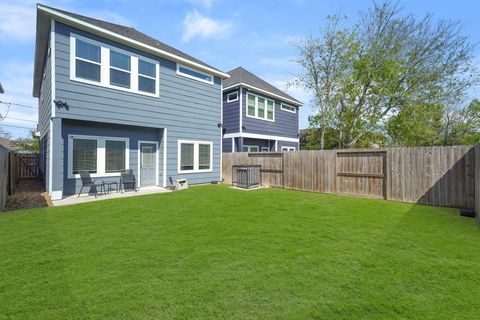 Tiny photo for 4402 Mckinley Street #B, Houston, TX 77051 (MLS # 31690192)