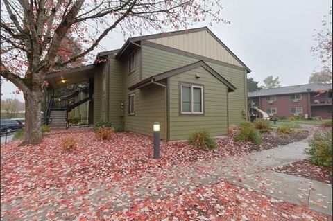 Photo of 29796 Sw Montebello Dr Dr, Other, OR 97070 (MLS # 35956407)