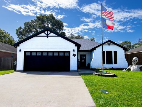 216 W 1st Street Deer Park TX 77536