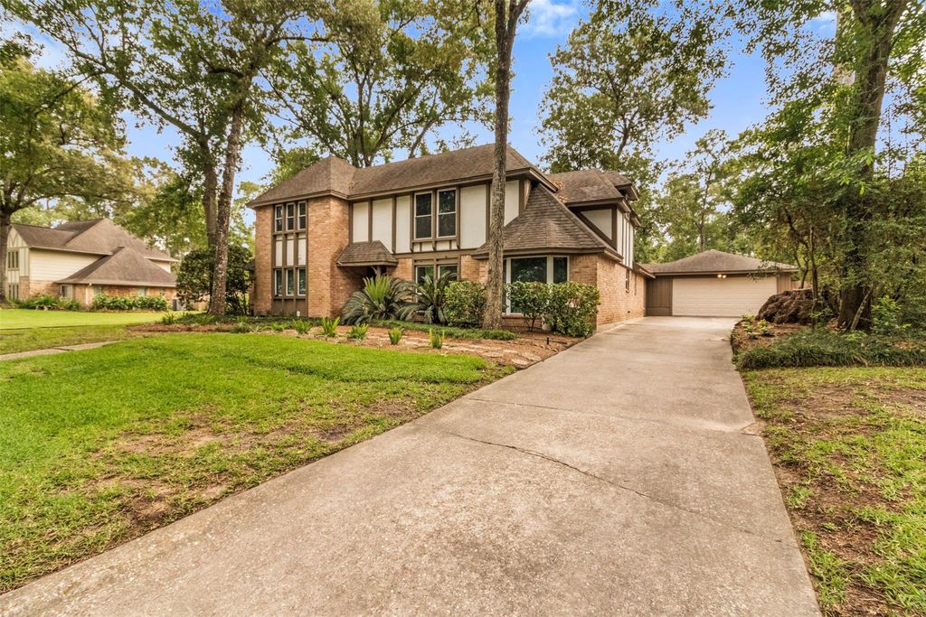 Photo of 3238 Redwood Lodge Dr Drive, Houston, TX 77339 (MLS # 91209346)