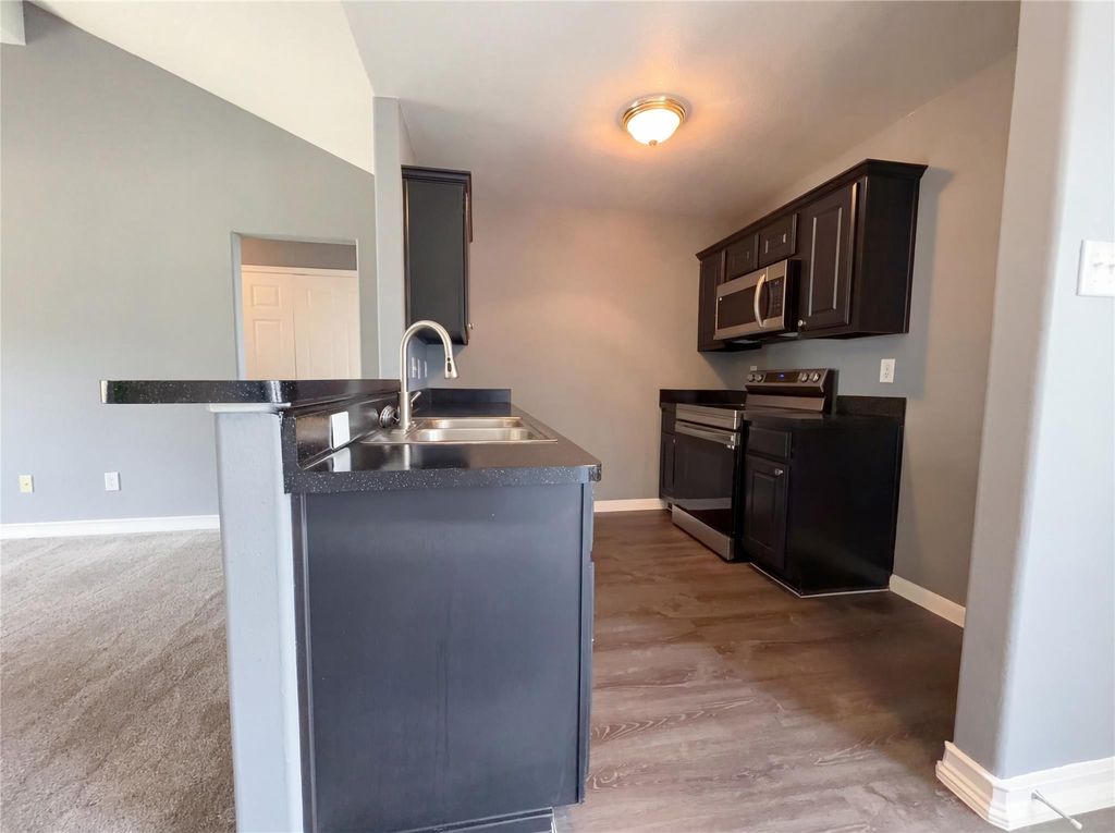 Photo of 6814 Garnet Trail Lane, Richmond, TX 77469 (MLS # 95678373)