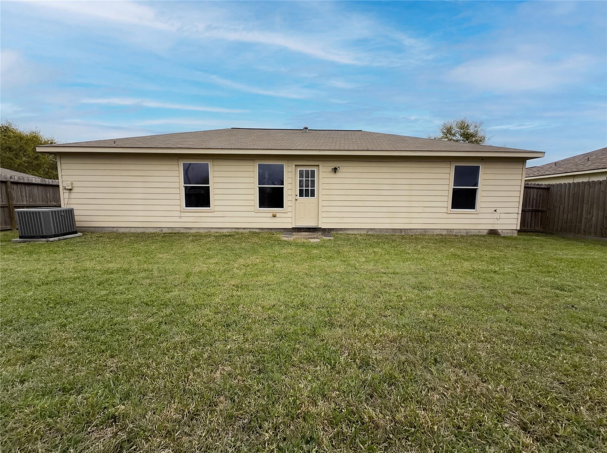 6814 Garnet Trail Lane