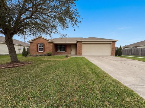 Homes For Sale - 6814 Garnet Trail Lane<br/> Richmond, TX 77469