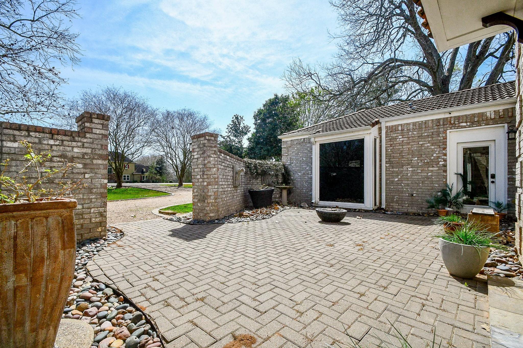 5202 Mimosa Lane