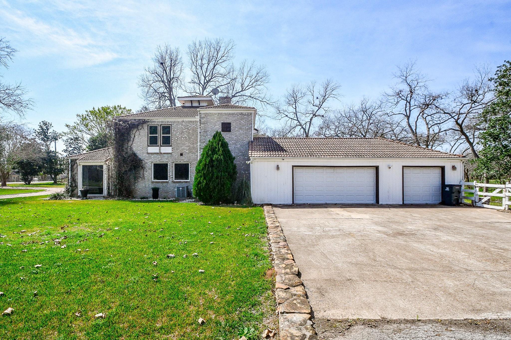 5202 Mimosa Lane