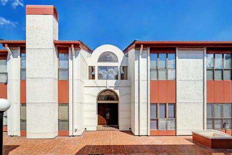 Photo of 1535 Potomac Drive #B, Houston, TX 77057 (MLS # 66730524)