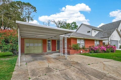 Homes For Sale - 5218 Lido Lane<br/> Houston, TX 77092