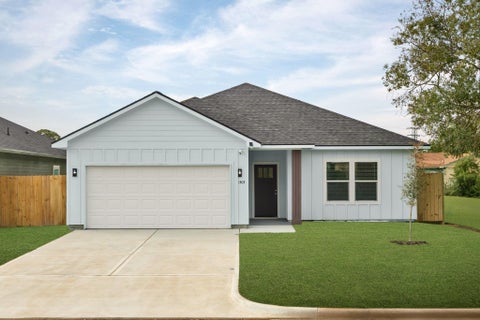 Photo of 1303 Hawthorne Street, Baytown, TX 77520 (MLS # 85541970)
