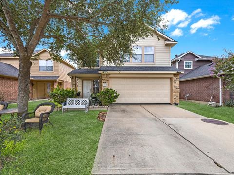 Photo of 5002 Grasilla Drive, Houston, TX 77045 (MLS # 16809549)